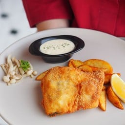 ฟิชแอนด์ชิฟปลากระพง Sea bass fish