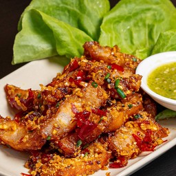 หมูทอดคั่วพริกเกลือ (กับข้าว)