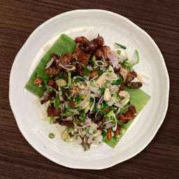 ยำกบทอด