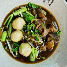 เกาเหลาหมูตุ๋น+ลูกชิ้นหมู