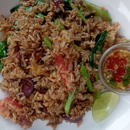 ข้าวผัดกุนเชียงหมูใส่ไข่