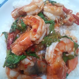 ข้าวกระเพรากุ้ง