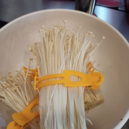 เห็ดเข็มทอง