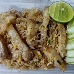 ข้าวผัดหมูสามชั้น