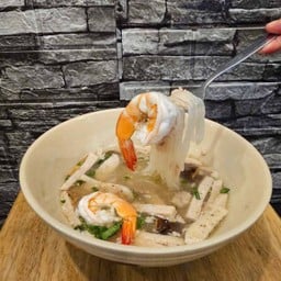 ก๋วยจั๊บญวนหมูยอ + กุ้ง