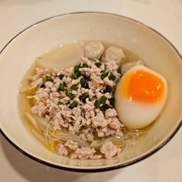 ก๋วยเตี๋ยวน้ำใสหมูสับ (ไม่รวมไข่)