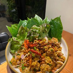 ยำแหนมคลุก