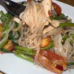 ตำเส้นเล็กหมูยอ อร่อยมากกกก