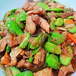 ข้าว หมูชิ้นผัดกะปิใส่สะตอ