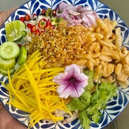 ข้าวผัดกากหมูเจียว