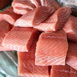 กุ้งสด+แซลมอนดองซีอิ้ว+ผักสลัด+น้ำจิ้มซีฟู้ด.