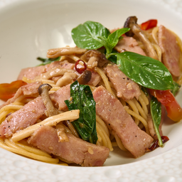 สปาเก็ตตี้แฮมเห็ดพริกกระเทียม