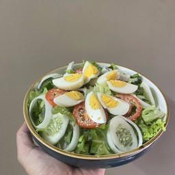 สลัดไข่ต้ม