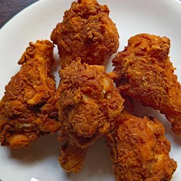 ปีกไก่บบนทอดเกลือ 5 ชิ้น