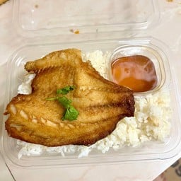 ข้าวปลานิลทอดน้ำปลา