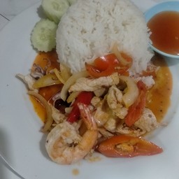 ข้าวราดพริกทะเล