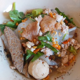 เส้นใหญ่ โบราณ น้ำใส (หมู)