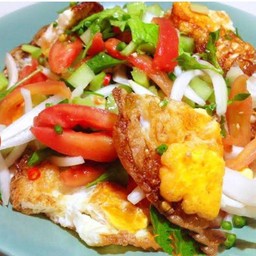 ข้าวยำไข่ดาวหมูสับ