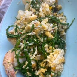 ชะอมผัดกุ้ง