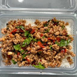 กระเพราหมูสับ