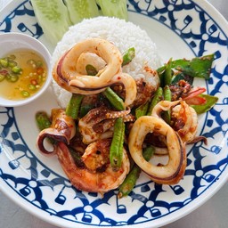 ข้าวพริกแกงทะเล