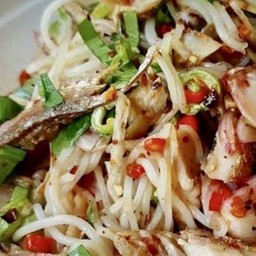 ยำขนมจีนปลาทู+หมูยอ (ปลาร้า)