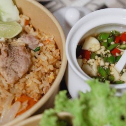 ครัวอิ่มอุ่น ถนนประชาบำรุง