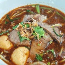 เกาเหลาหมูตุ๋น + ลูกชิ้นหมู