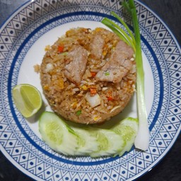 ข้าวผัดหมูชิ้น