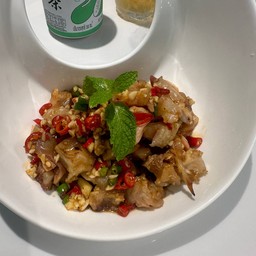 ขาหมูยำ