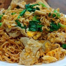ผัดมาม่า