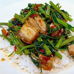 ผัดผักบุ้ง