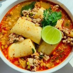ต้มยำเต้าหู้หมูสับ (กับข้าว)