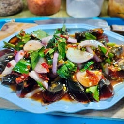 ยำไข่เยี่ยวม้า