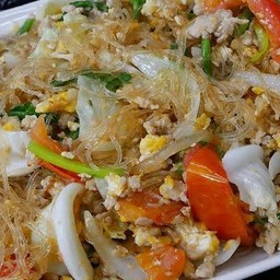ผัดวุ้นเส้นปลาหมึก