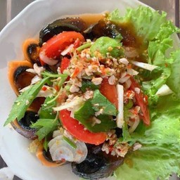 ยำไข่เยี่ยวม้าหมูสับ