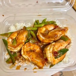 ข้าวผัดพริกแกงกุ้ง
