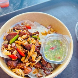 ข้าวหน้าเนื้อแดดเดียว