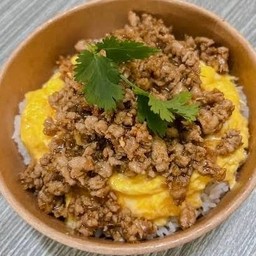 ข้าวหมูสับผัดกระเทียม+ไข่ข้น