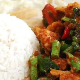 ผัดพริกแกงหมูชิ้น