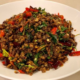 กะเพราเนื้อสับ (กับข้าว & กับแกล้ม