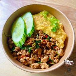 ต้องตากะเพราแซ่บไข่ข้น & แซนด์วิช-ไข่กระทะ โกลเด้นคอนโดแหลมฉบัง C