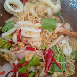 ยำมาม่ารวมทะเล