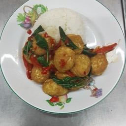 กระเพรา หมูสับ เต้าหู้ไข่ทอด