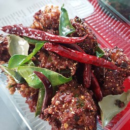 ลาบทอดครัวคุณดา ซอยวัดลาดปลาดุก