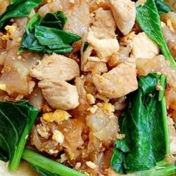 ผัดซีอิ้วไก่