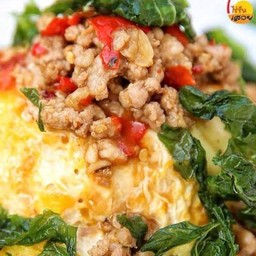 ข้าวไข่ข้นกระเพราหมูสับ