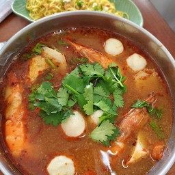 ต้มยำกุ้งรสแซ่บ