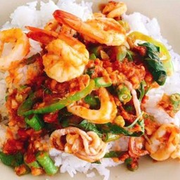 ผัดพริกแกงทะเล