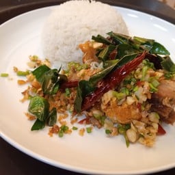 ข้าวราดหมูกรอบพริกเกลือ